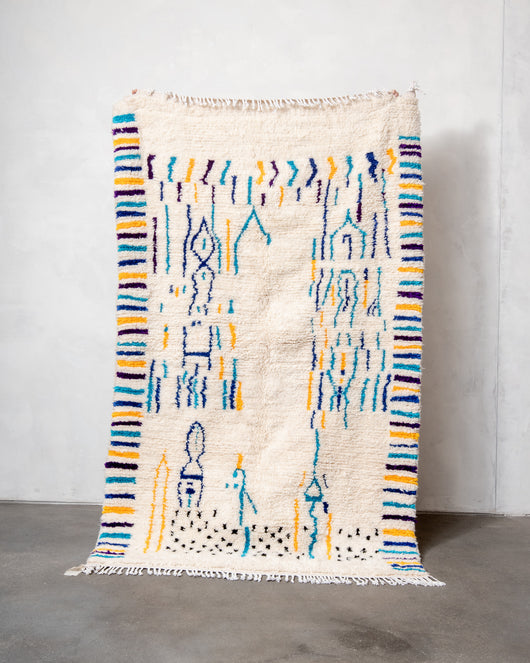 Moderner, handgefertigter Berber-Teppich aus Marokko. Azilal-Teppich mit wunderschönen Farben und Mustern. Aus Schafwolle und bunter Baumwolle.