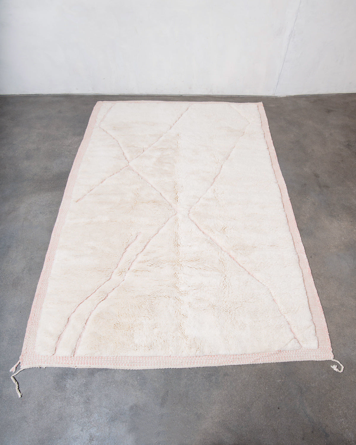 Modern, designer, handcrafted 100% sheep’s wool Berber rug from Morocco. Beni M’rirt carpet with beautiful colours and patterns and fluffy wool texture. 