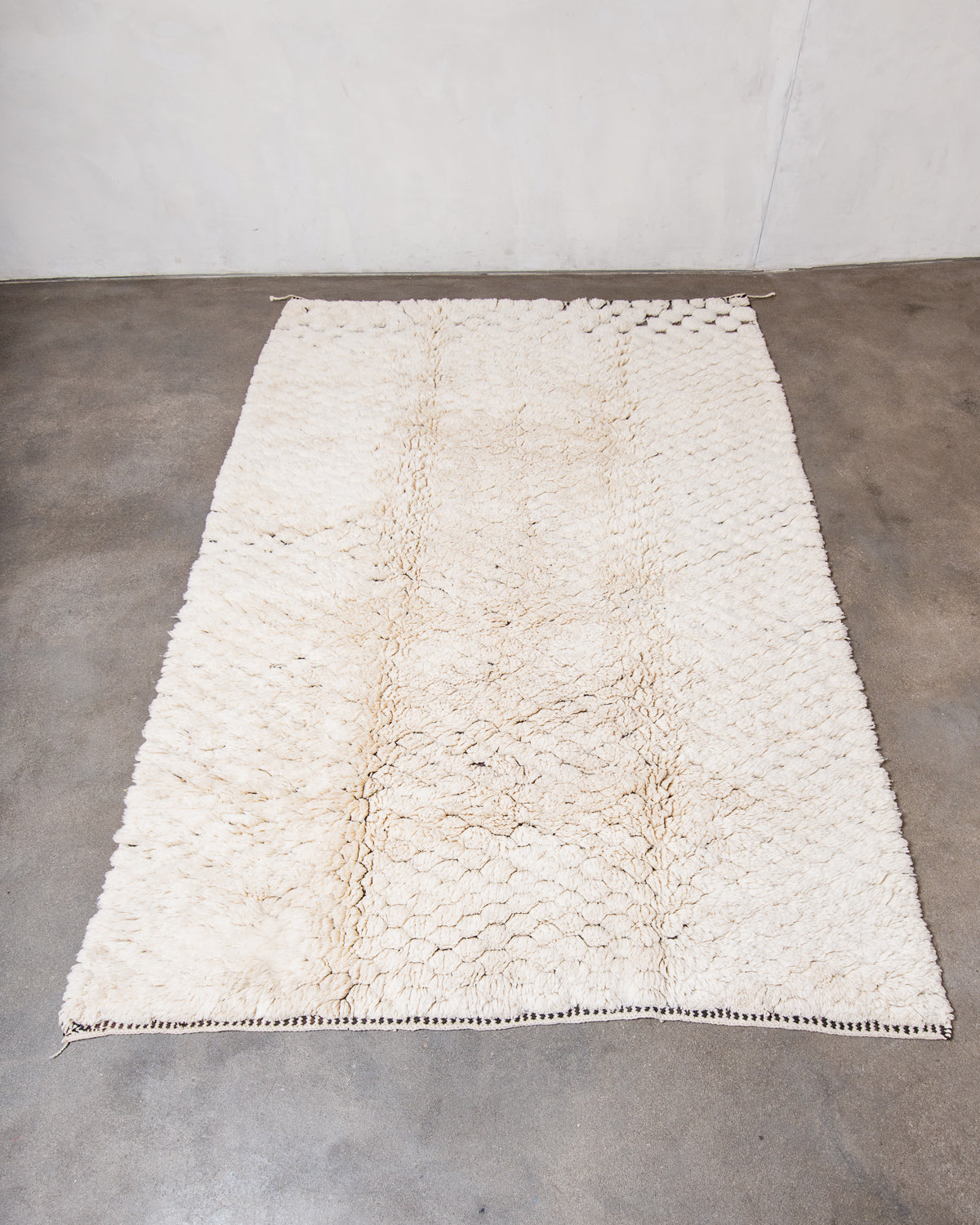 Modern, designer, handcrafted 100% sheep’s wool Berber rug from Morocco. Beni M’rirt carpet with beautiful colours and patterns and fluffy wool texture.