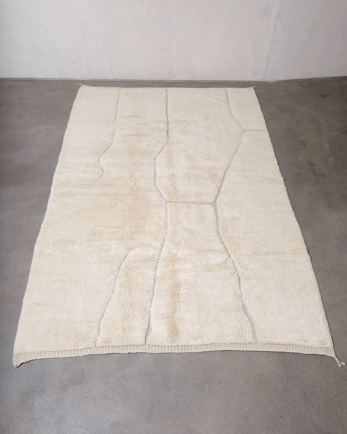 Modern, designer, handcrafted 100% sheep’s wool Berber rug from Morocco. Beni M’rirt carpet with beautiful colours and patterns and fluffy wool texture.