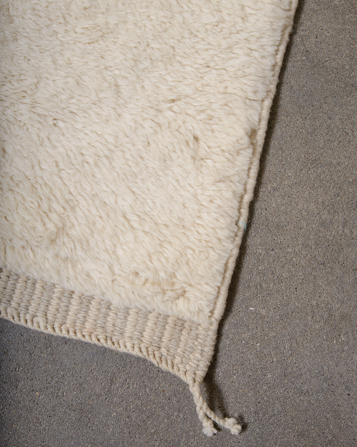Modern, designer, handcrafted 100% sheep’s wool Berber rug from Morocco. Beni M’rirt carpet with beautiful colours and patterns and fluffy wool texture.