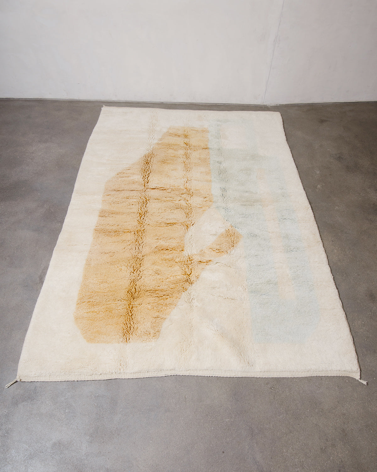 Modern, designer, handcrafted 100% sheep’s wool Berber rug from Morocco. Beni M’rirt carpet with beautiful colours and patterns and fluffy wool texture.