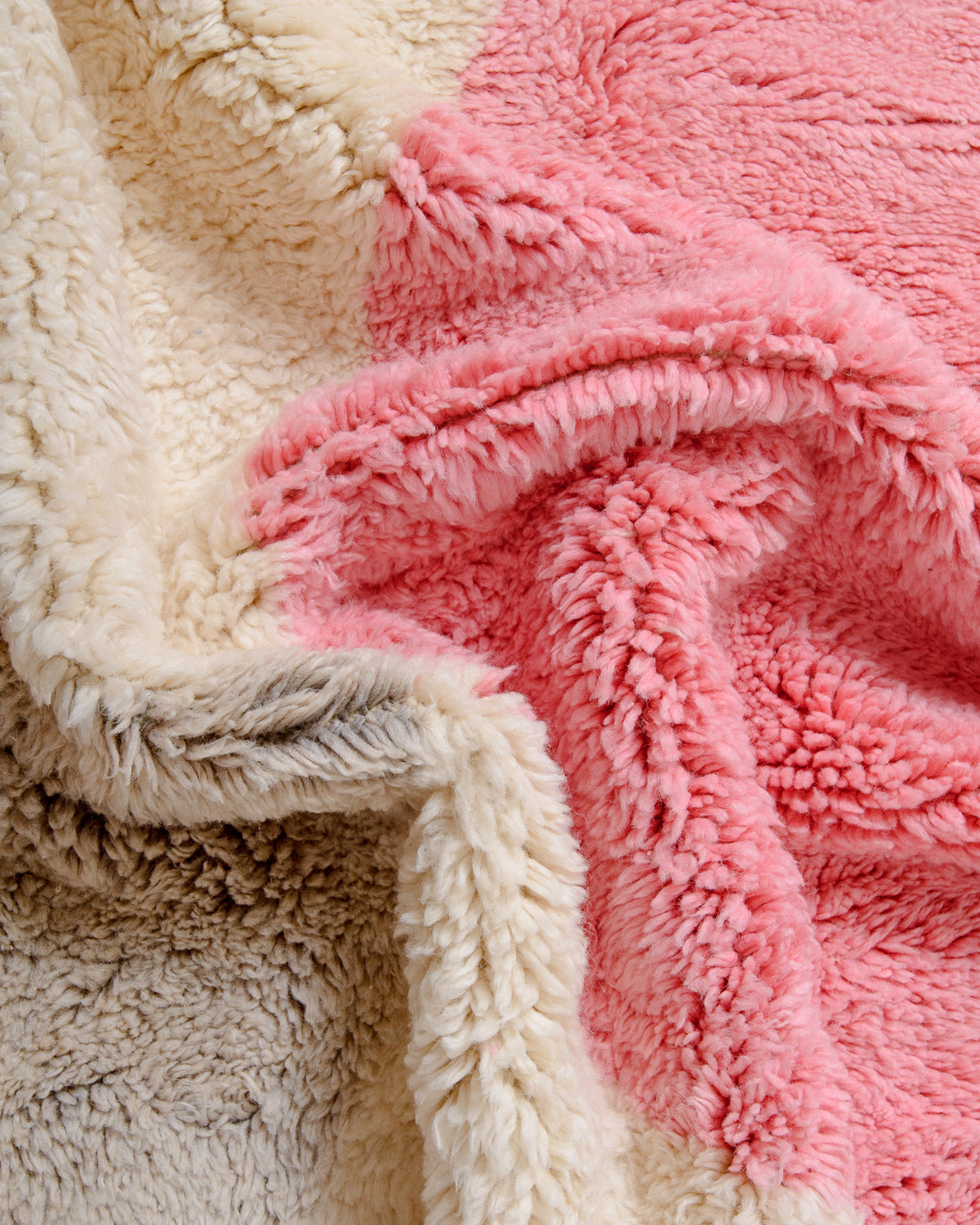 Modern, designer, handcrafted 100% sheep’s wool Berber rug from Morocco. Beni M’rirt carpet with beautiful colours and patterns and fluffy wool texture.