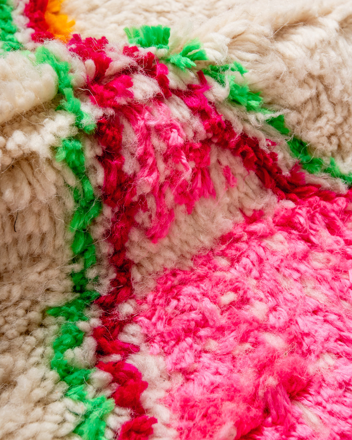 Modern designer handcrafted Berber rug from Morocco. Azilal rug with beautiful colors and patterns. Made of sheep’s wool and colourful cotton.