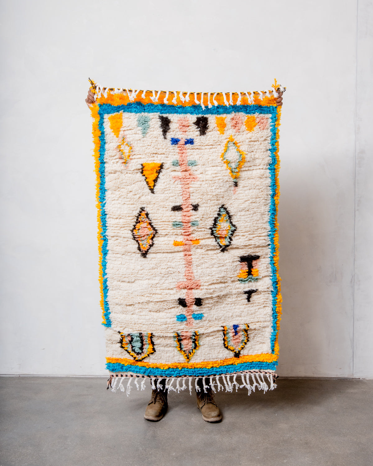 Modern designer handcrafted Berber rug from Morocco. Azilal rug with beautiful colors and patterns. Made of sheep’s wool and colourful cotton.