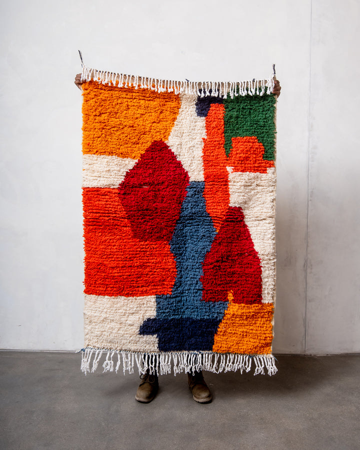 Modern designer handcrafted Berber rug from Morocco. Azilal rug with beautiful colors and patterns. Made of sheep’s wool and colourful cotton.
