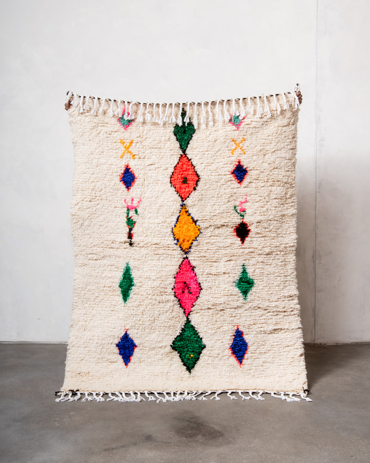 Modern designer handcrafted Berber rug from Morocco. Azilal rug with beautiful colors and patterns. Made of sheep’s wool and colourful cotton.