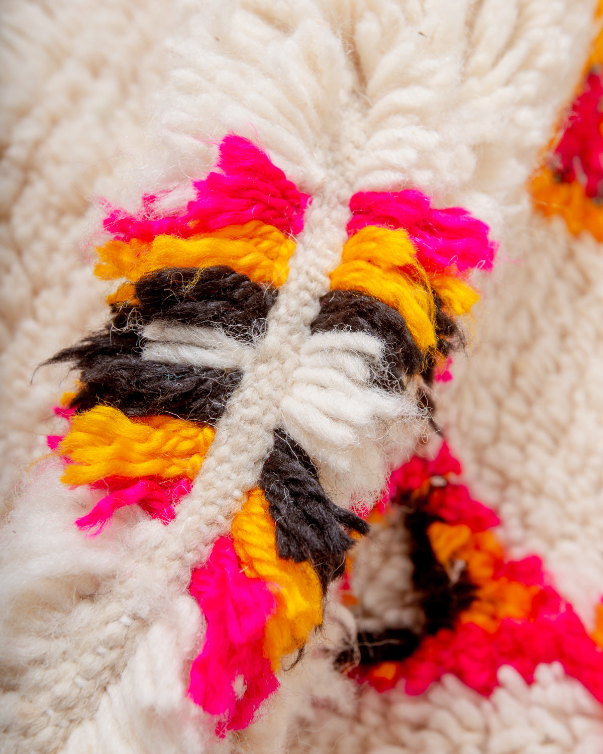 Modern designer handcrafted Berber rug from Morocco. Azilal rug with beautiful colours and patterns. Made of sheep’s wool and colourful cotton.