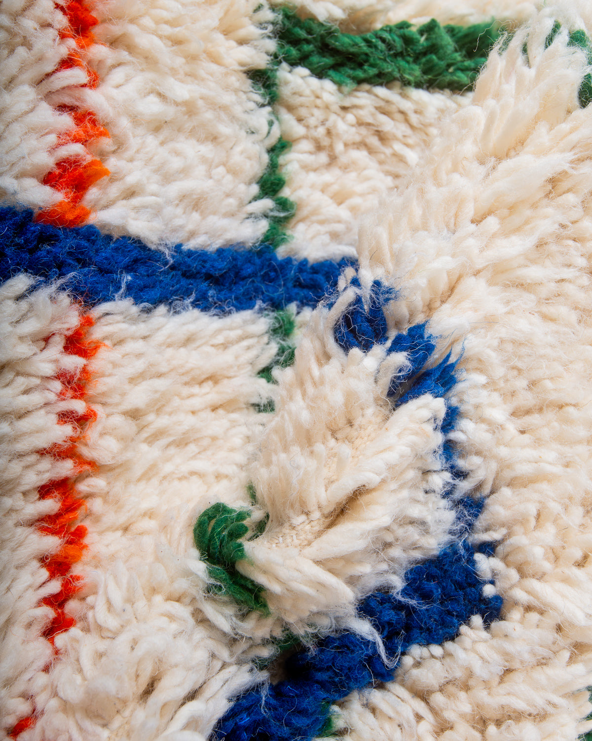 Modern designer handcrafted Berber rug from Morocco. Azilal rug with beautiful colours and patterns. Made of sheep’s wool and colourful cotton.