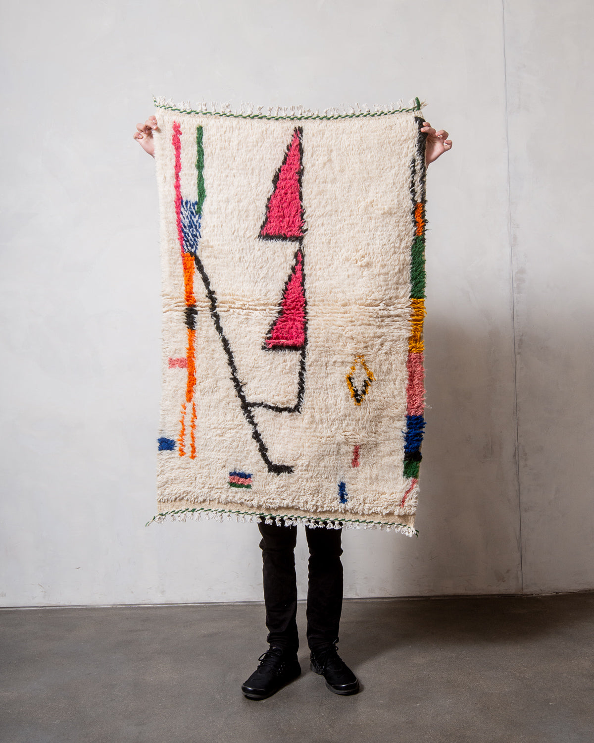 Modern designer handcrafted Berber rug from Morocco. Azilal rug with beautiful colours and patterns. Made of sheep’s wool and colourful cotton.