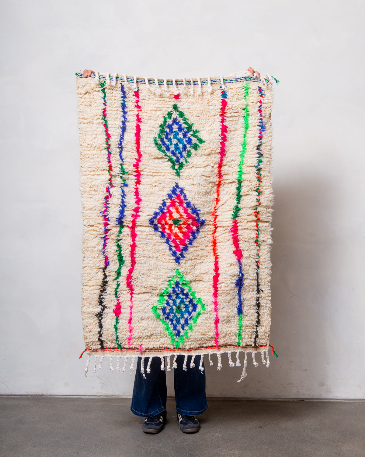 Modern designer handcrafted Berber rug from Morocco. Azilal rug with beautiful colours and patterns. Made of sheep’s wool and colourful cotton.