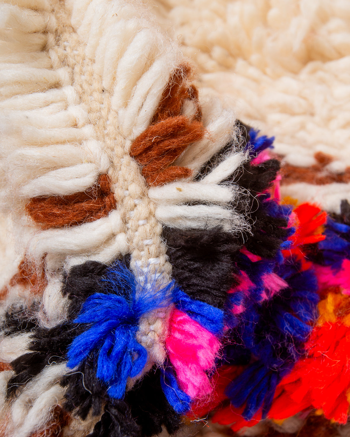 Modern designer handcrafted Berber rug from Morocco. Azilal rug with beautiful colours and patterns. Made of sheep’s wool and colourful cotton.