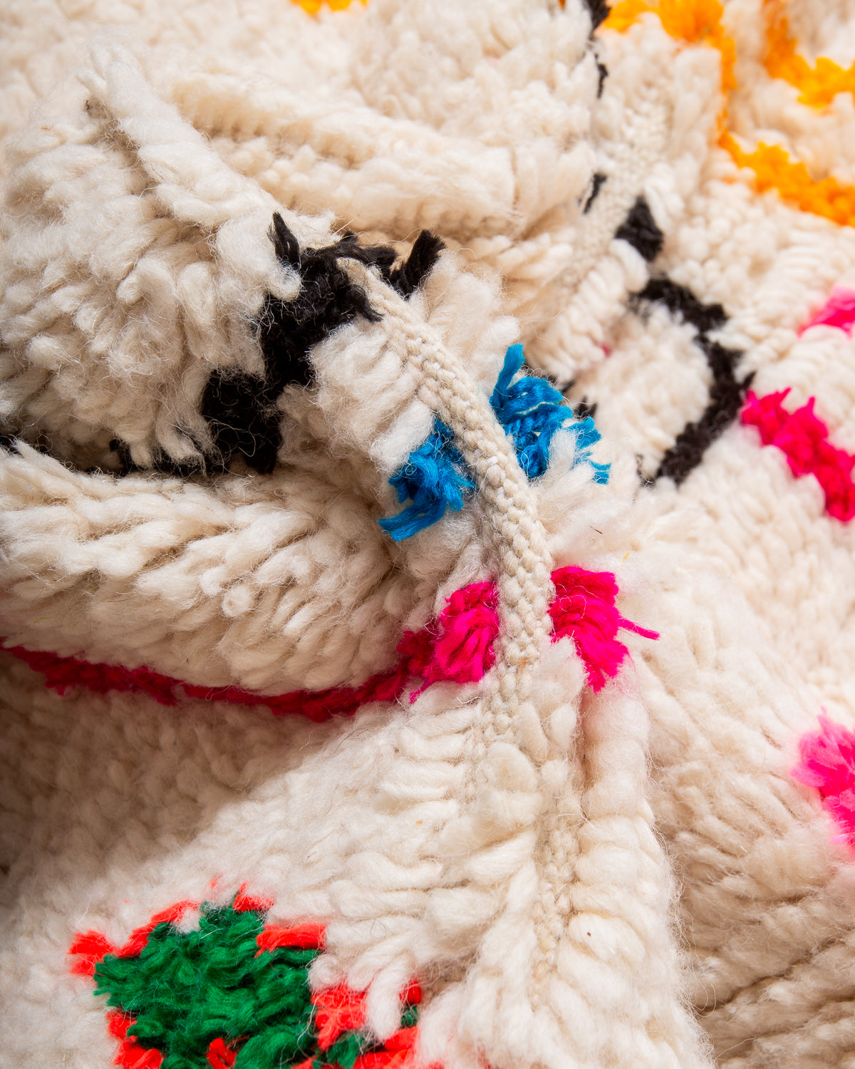 Modern designer handcrafted Berber rug from Morocco. Azilal rug with beautiful colours and patterns. Made of sheep’s wool and colourful cotton.