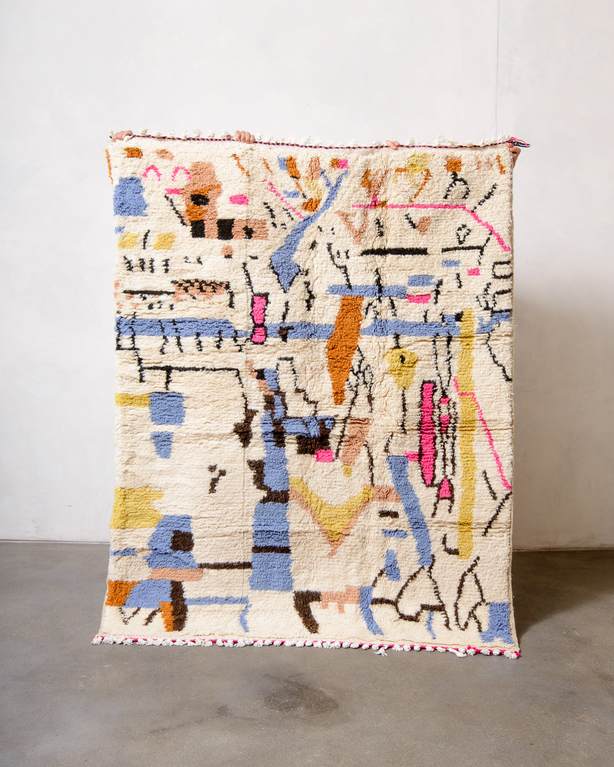 Modern designer handcrafted Berber rug from Morocco. Azilal rug with beautiful colours and patterns. Made of sheep’s wool and colourful cotton.