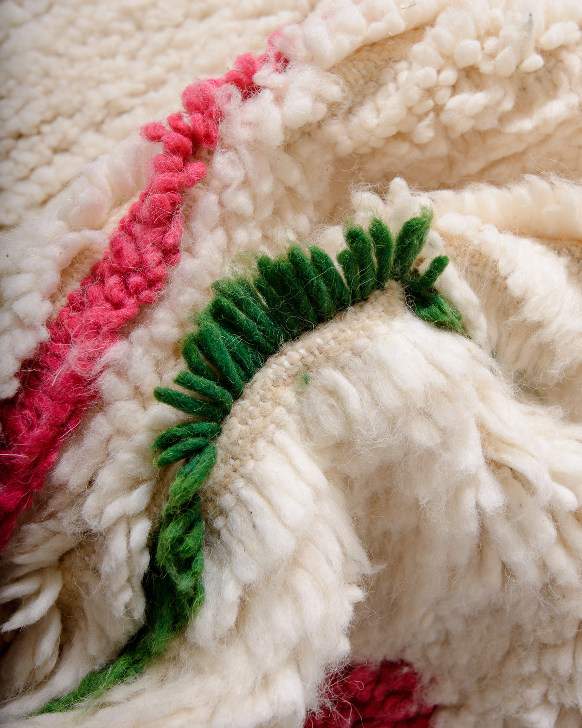 Modern designer handcrafted Berber rug from Morocco. Azilal rug with beautiful colours and patterns. Made of sheep’s wool and colourful cotton.