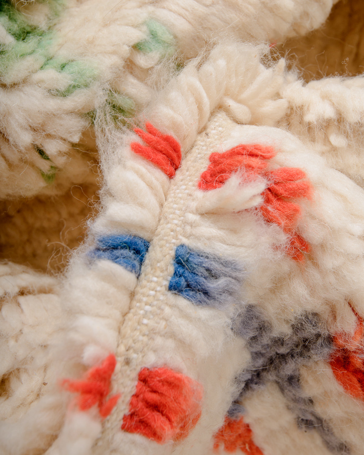 Modern designer handcrafted Berber rug from Morocco. Azilal rug with beautiful colours and patterns. Made of sheep’s wool and cotton.