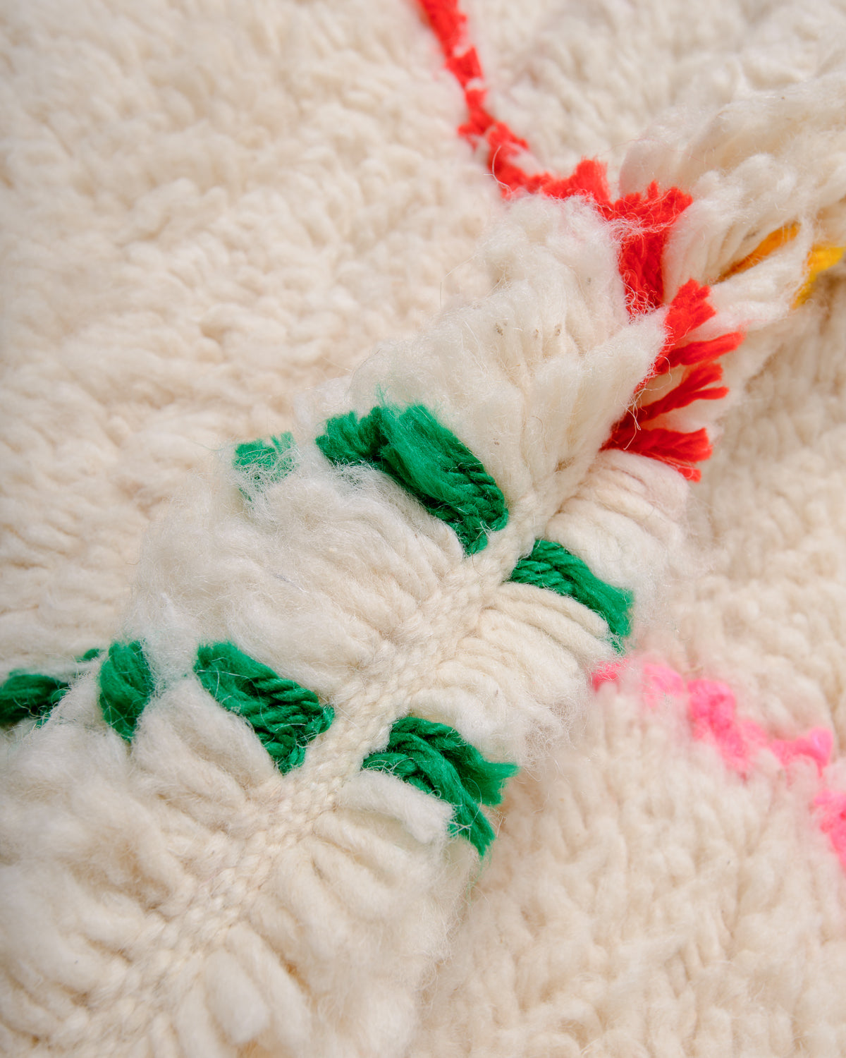 Modern designer handcrafted Berber rug from Morocco. Azilal rug with beautiful colours and patterns. Made of sheep’s wool and cotton.