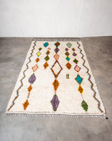 Moderner, handgefertigter Berber-Teppich aus Marokko. Azilal-Teppich mit wunderschönen Farben und Mustern. Aus Schafwolle und bunter Baumwolle.