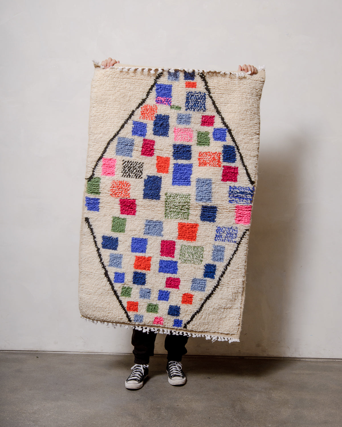 Modern designer handcrafted Berber rug from Morocco. Azilal rug with beautiful colours and patterns. Made of sheep’s wool and cotton.