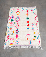 Modern designer handcrafted Berber rug from Morocco. Azilal rug with beautiful colors and patterns. Made of sheep’s wool and colourful cotton.