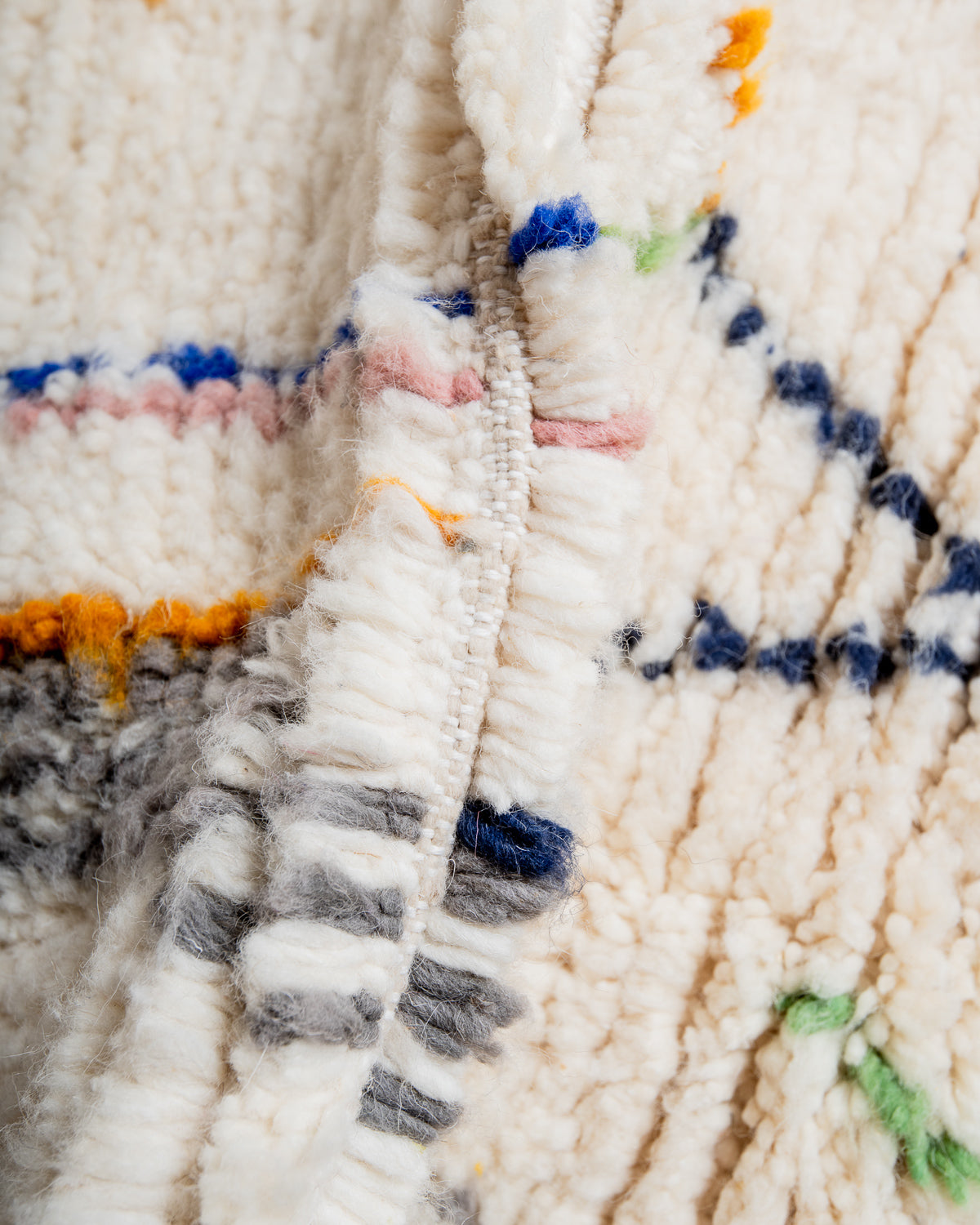 Modern designer handcrafted Berber rug from Morocco. Azilal rug with beautiful colors and patterns. Made of sheep’s wool and colourful cotton.