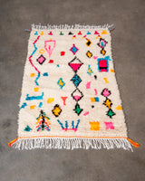Moderner, handgefertigter Berber-Teppich aus Marokko aus Azilal mit wunderschönen Farben und Mustern.