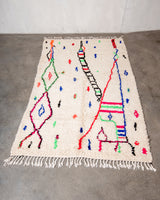 Moderner, handgefertigter Berber-Teppich aus Marokko. Azilal-Teppich mit wunderschönen Farben und Mustern. Aus Schafwolle und bunter Baumwolle.