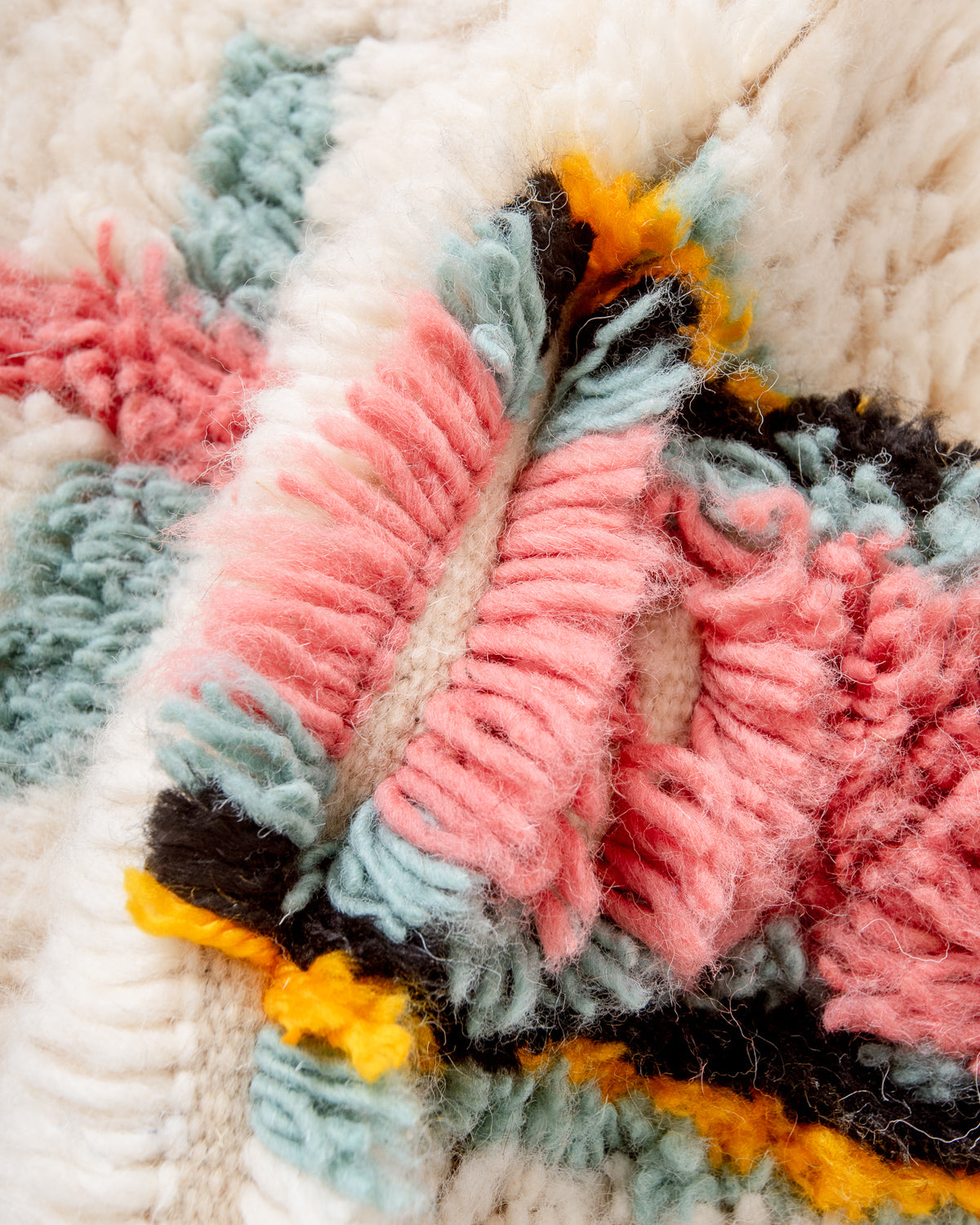 Modern designer handcrafted Berber rug from Morocco. Azilal rug with beautiful colors and patterns. Made of sheep’s wool and colourful cotton.