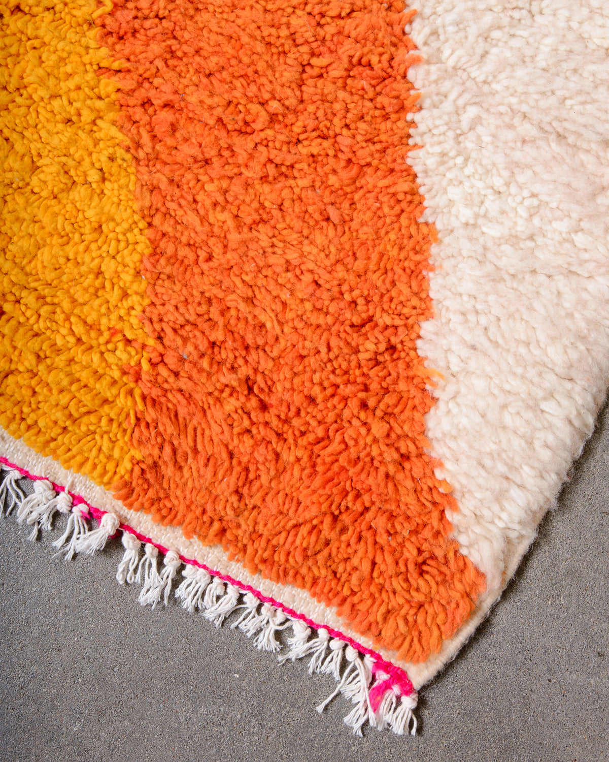 Modern designer handcrafted Berber rug from Morocco. Azilal rug with beautiful colours and patterns. Made of sheep’s wool and cotton.