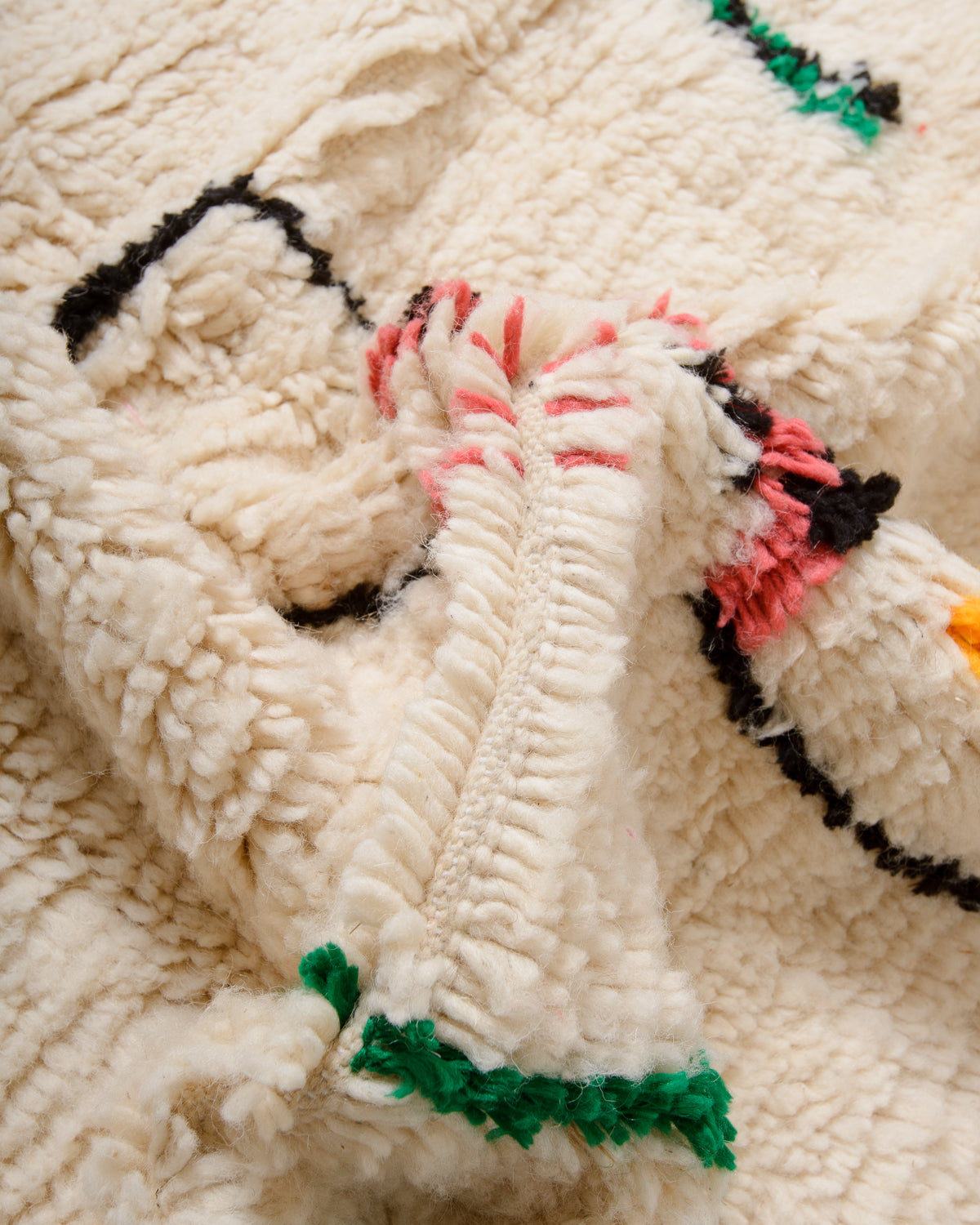 Modern designer handcrafted Berber rug from Morocco. Azilal rug with beautiful colours and patterns. Made of sheep’s wool and cotton.