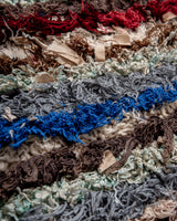 Moderner handgefertigter Berber-Teppich im Vintage-Stil aus Marokko. Boucherouite-Läuferteppich mit wunderschönen Farben und Mustern.
