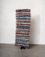 Moderner handgefertigter Berber-Teppich im Vintage-Stil aus Marokko. Boucherouite-Läuferteppich mit wunderschönen Farben und Mustern.