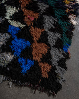 Moderner handgefertigter Berber-Teppich im Vintage-Stil aus Marokko. Boucherouite-Läuferteppich mit wunderschönen Farben und Mustern.