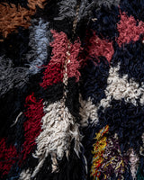 Moderner handgefertigter Berber-Teppich im Vintage-Stil aus Marokko. Boucherouite-Läuferteppich mit wunderschönen Farben und Mustern.