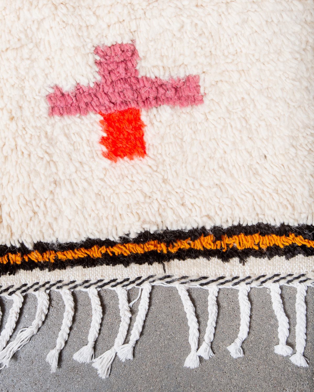 Modern designer handcrafted Berber rug from Morocco. Azilal rug with beautiful colours and patterns. Made of sheep’s wool and colourful cotton.