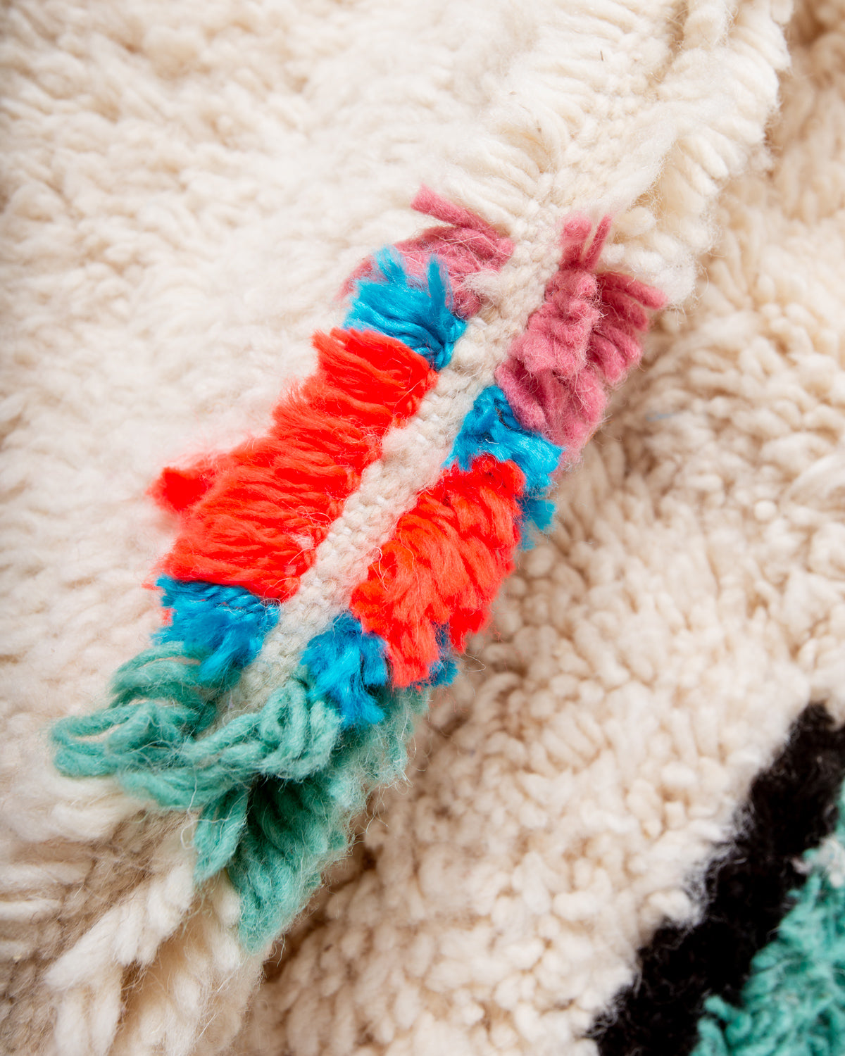 Modern designer handcrafted Berber rug from Morocco. Azilal rug with beautiful colours and patterns. Made of sheep’s wool and colourful cotton.