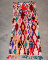 Moderner handgefertigter Berber-Teppich im Vintage-Stil aus Marokko. Boucherouite-Läuferteppich mit wunderschönen Farben und Mustern.