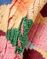 Moderner, handgefertigter Berber-Läuferteppich aus Marokko. Vintage-Teppich mit schönen Farben und Mustern und flauschiger Textur.