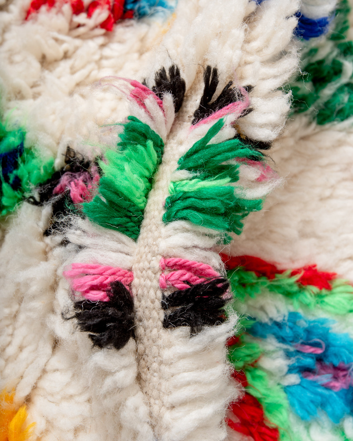 Modern designer handcrafted Berber rug from Morocco. Azilal rug with beautiful colors and patterns. Made of sheep’s wool and colourful cotton.