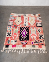 Moderner, handgefertigter Berber-Teppich aus Marokko. Vintage-Teppich mit schönen Farben und Mustern und flauschiger Textur.