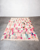 Moderner, handgefertigter Berber-Teppich aus Marokko. Vintage-Teppich mit schönen Farben und Mustern und flauschiger Textur.