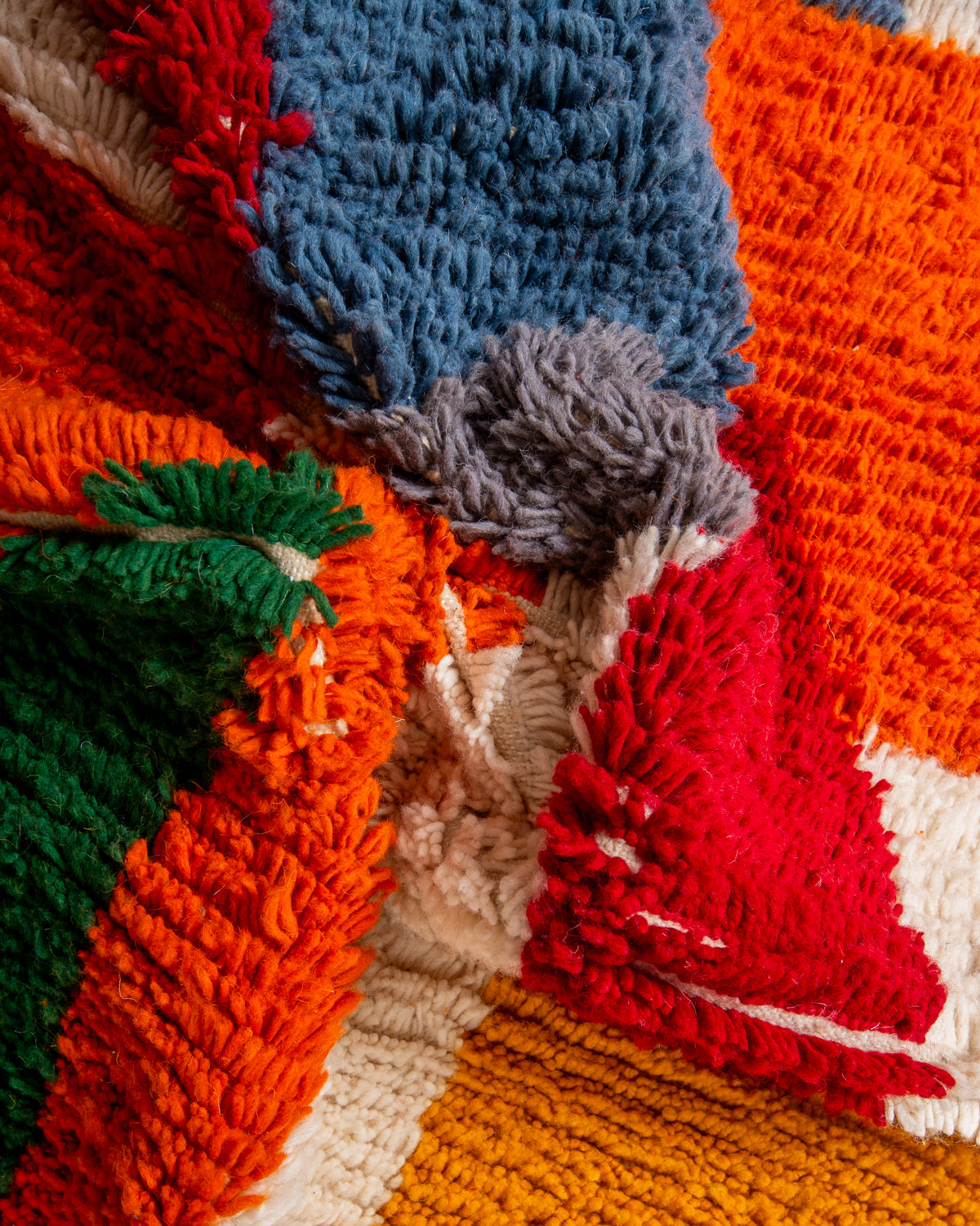 Modern designer handcrafted Berber rug from Morocco. Azilal rug with beautiful colours and patterns. Made of sheep’s wool and colourful cotton.