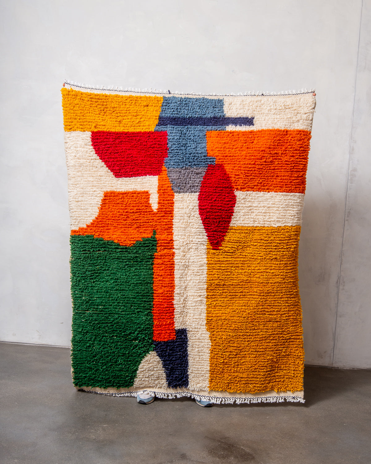 Modern designer handcrafted Berber rug from Morocco. Azilal rug with beautiful colours and patterns. Made of sheep’s wool and colourful cotton.