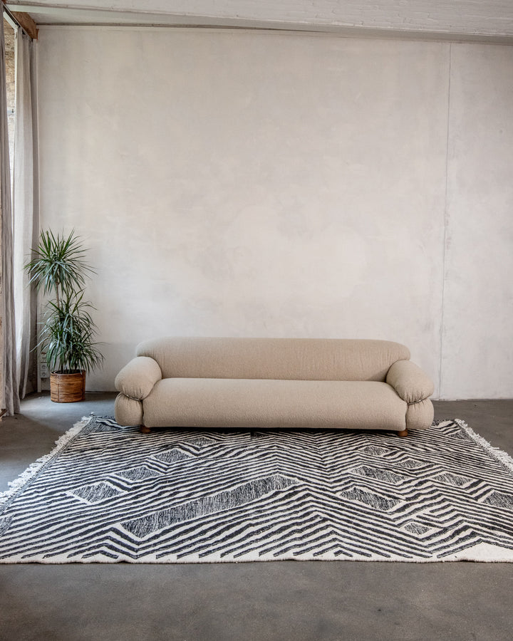 Modern, handcrafted Berber rug from Morocco. Flat-woven Kelim carpet in black and white design. Made of 100% wool.