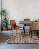 Moderner, handgefertigter Berber-Teppich aus Marokko. Vintage Kelim Teppich mit wunderschönen Designs und robustem Flachgewebe aus Wolle.