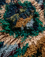 Moderner handgefertigter Berber-Teppich im Vintage-Stil aus Marokko. Boucherouite-Läuferteppich mit wunderschönen Farben und Mustern.