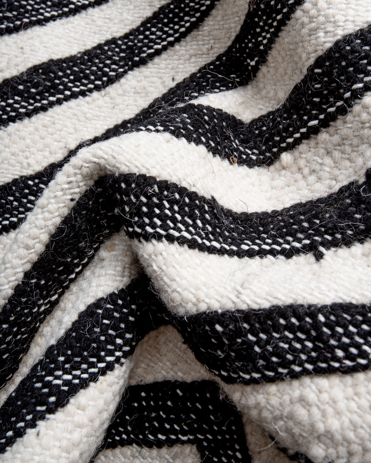 Modern, handcrafted Berber rug from Morocco. Flat-woven Kelim carpet in black and white design. Made of 100% wool.