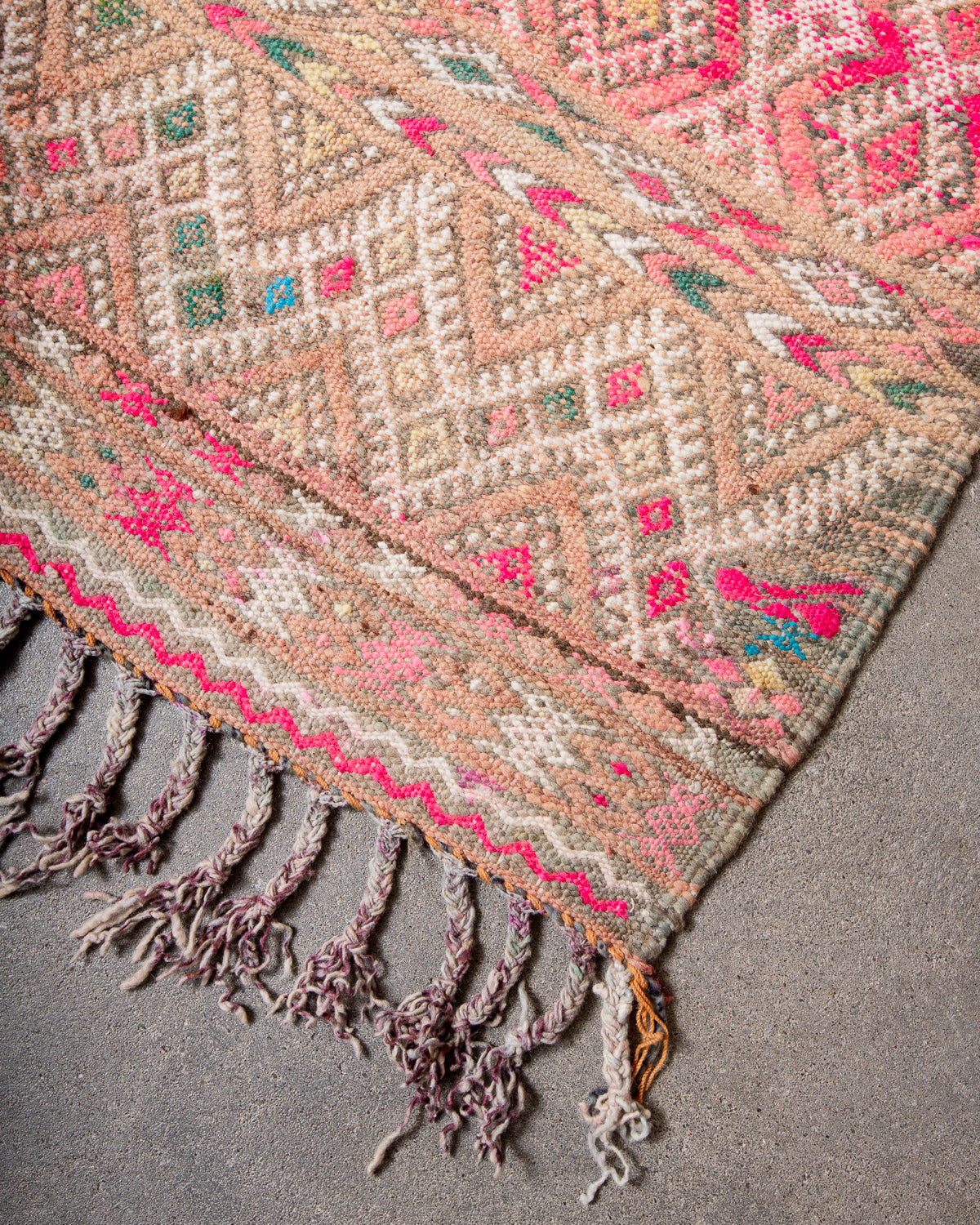 Modern, designer, handcrafted Berber rug from Morocco. Vintage Kelim carpet with beautiful designs and robust flat weave out of wool.