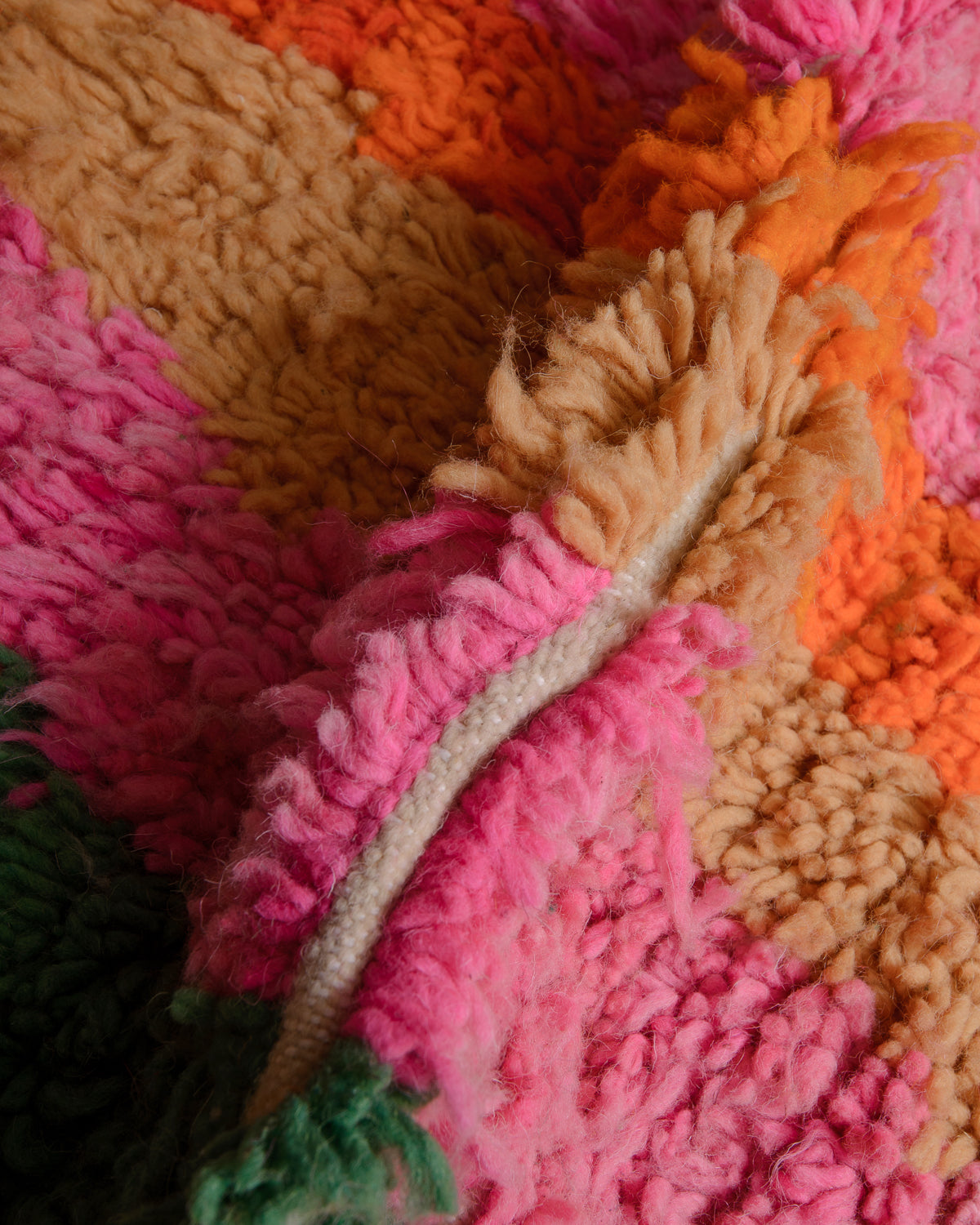 Close up of azilal rug showing gap between rows. 