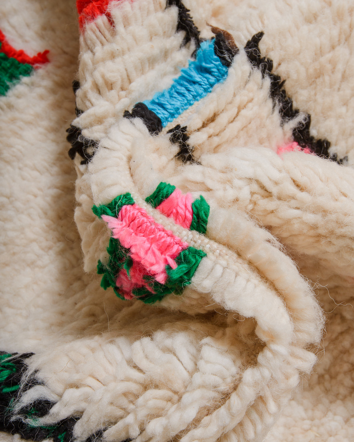 Detail of Azilal rug showing the fluffy wool and the spacing between the rows.